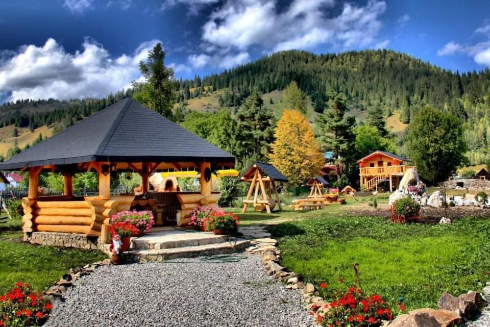 Hotel Casa Baciu Fundu Moldovei Exterior foto